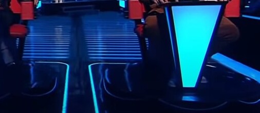 Наставники не повернулись к девочке с нестандартным голосом