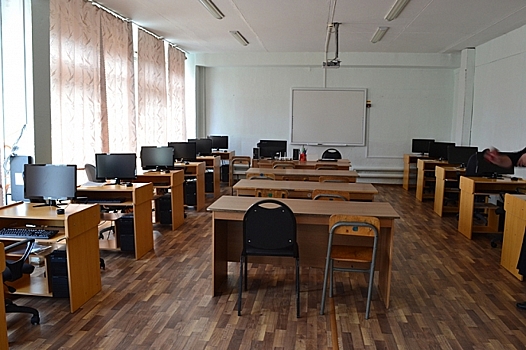 Школы могут открыться только осенью