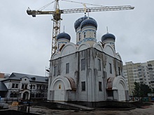 Уникальный иконостас установили в строящемся храме Федора Ушакова