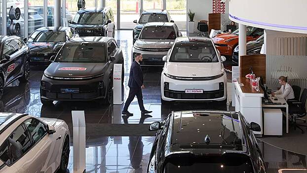 Крупный российский дилер дал прогноз о стоимости машин в следующем году