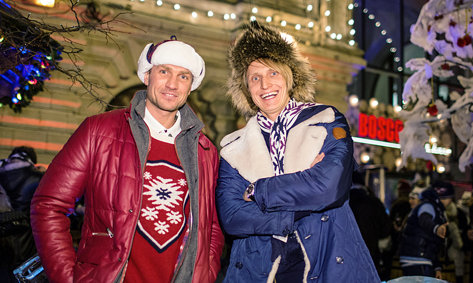 Роман Костомаров и конькобежец Иван Скобрев на вечере Apres-ski в ГУМе, 2014 год