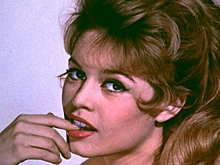 Служебный роман, нелюбимый сын и кролик в постели: все о личной жизни легендарной актрисы Брижит Бардо