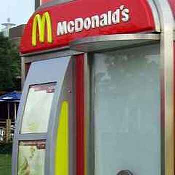 Роспотребнадзор проверит McDonald's и "Перекресток" в Москве
