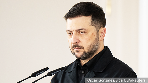 Политолог Нечаев: Зеленский пытается «перебить» коррупционный скандал разговорами о мире