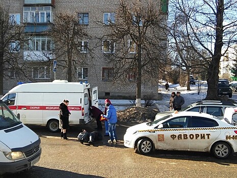 Во Ржеве таксист сбил пенсионера на "зебре"