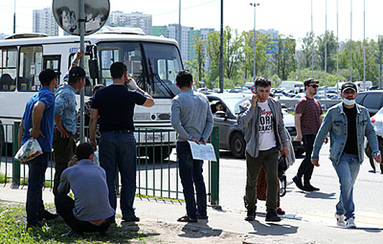 Минтруд предложил увеличить квоты на работу мигрантов в центре России