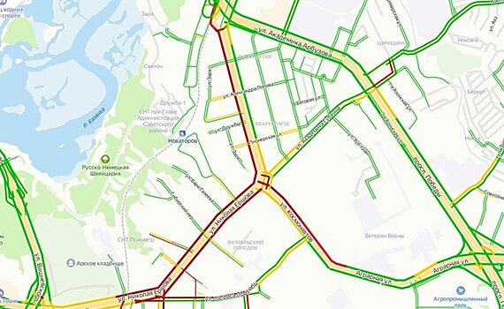 В Казани на Сибирском тракте и на улице Николая Ершова образовалась пробка