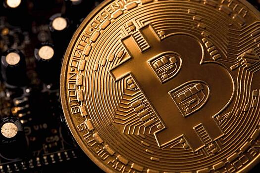 Биткоин потерял 15 процентов стоимости за сутки