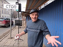 Карточный виртуоз: кто этот фокусник и откуда он взялся на тверских улицах