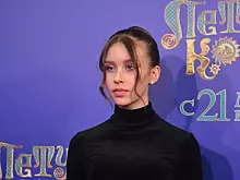 16-летнюю Анну Пересильд заметили на выступлении Вани Дмитриенко