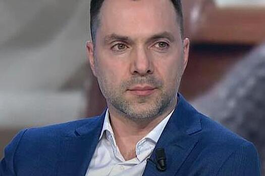 Советник Зеленского признал бессмысленным построение демократии на Украине