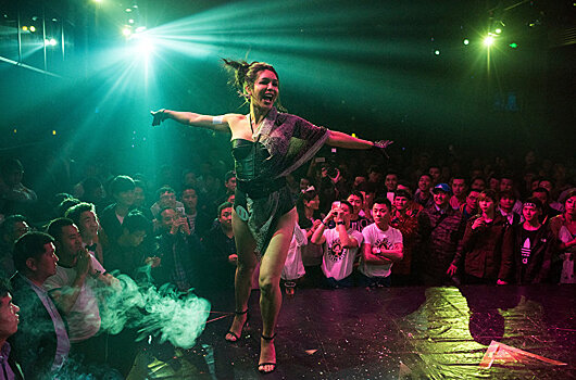 Трансвестизм в Китае: история одного учителя