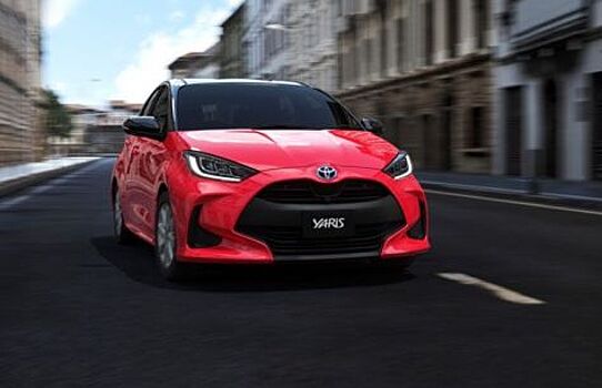 В Сети опубликовали шпионские снимки новой версии Toyota Yaris