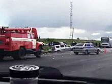 Видео с места массового смертельного ДТП с автобусом, грузовиком и легковушками