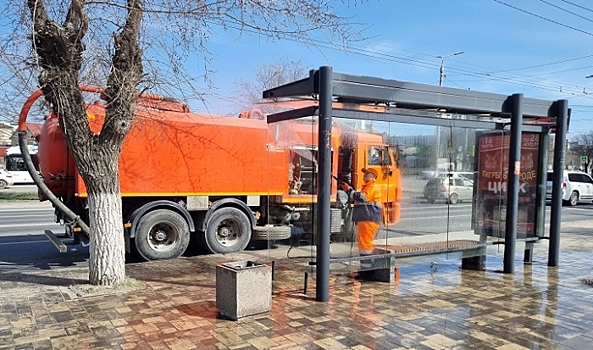 В Волгограде наводят порядок в ходе месячника по благоустройству