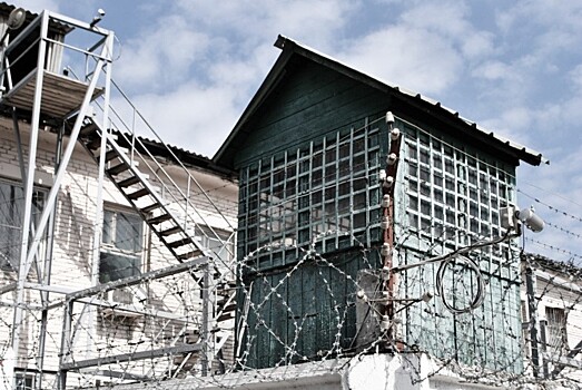 Водителя автобуса, насмерть сбившего мотоциклиста во Владивостоке, приговорили к лишению свободы