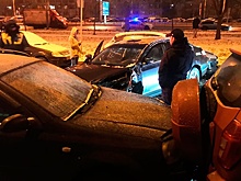 Уходивший от полицейской погони водитель устроил массовое ДТП в Санкт-Петербурге