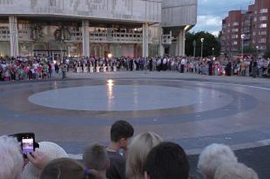 Торжественное открытие фонтана в Ярославле - видео