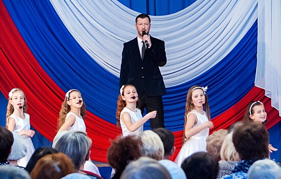 В честь праздника в Севастополе прошел концерт “Навеки с Россией”