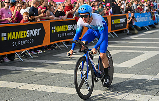 Британский велогонщик Йейтс выиграл 14-й этап многодневной гонки "Джиро д'Италия"