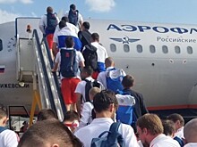 Сборная России вылетела в Санкт-Петербург