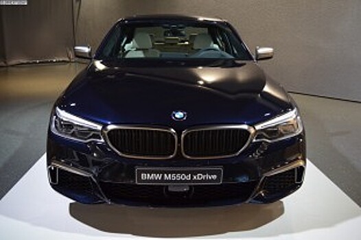 BMW M550d G30 2017 с дизельным двигателем Quadturbo : видео спидометра