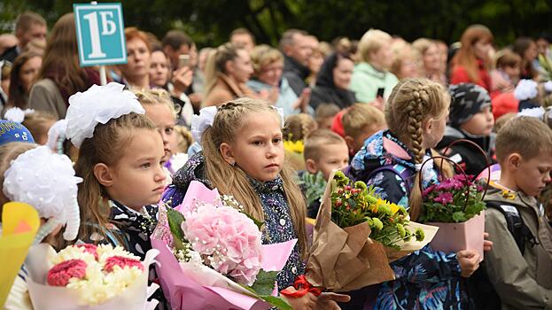 Вологодская область встречает 1 сентября школьными линейками