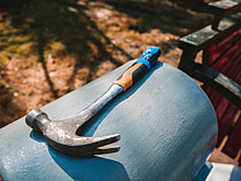 Схватил за волосы: дебошир с молотком в Кузбассе запугал девушку убийством в ночном клубе