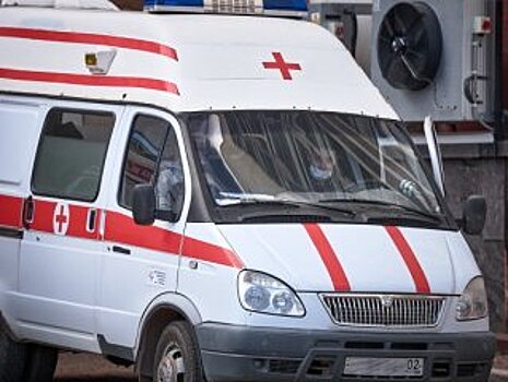 Во дворе районной больницы в Башкирии погиб мужчина
