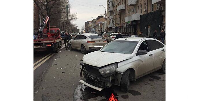 В Ростове столкнулись пять автомобилей