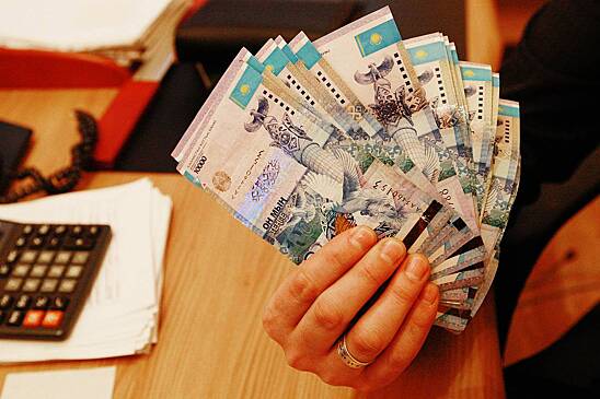 Экономист назвал лучшие валютные альтернативы доллару и евро