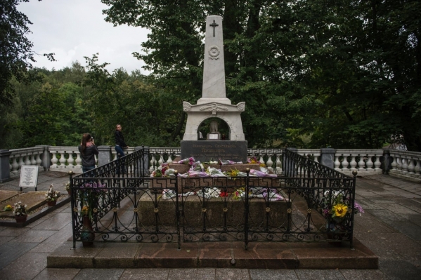 «Мы все сойдем под вечны своды»: как погиб и где похоронен поэт Александр Пушкин