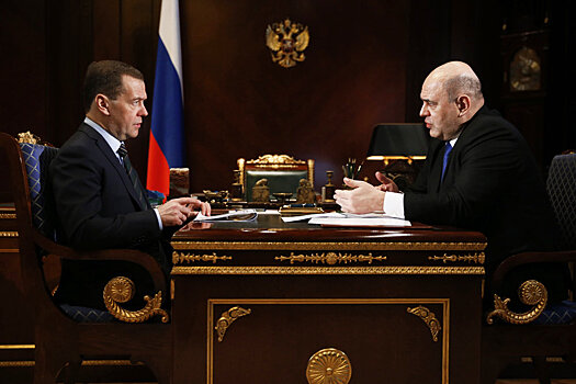 Медведев поручил ФНС сформировать единую систему маркировки товаров