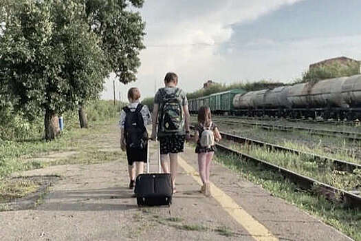 РИА Новости: украинские военные насильно вывозили детей из Артемовска