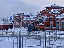 Мэр Барнаула Дугин призвал штрафовать УК за сугробы во дворах и сосульки