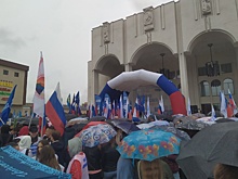 На Театральной площади Курска прошел митинг в поддержку референдумов