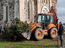 Жители поселка Бегомль в Витебской области восстанавливают старинную церковь