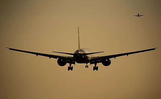 Самолет из-за отказа двигателя совершил аварийную посадку в&nbsp;Иркутске