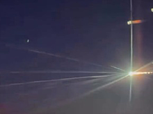 Пролетевший над Москвой метеорит сняли вблизи с борта самолета