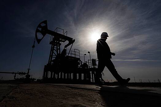 В падении цен на нефть увидели шанс для Европы и США