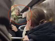 В Омске девушка обвинила пенсионера в нападении и сама избила его