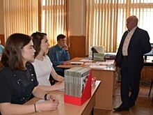 Владимир Ключников провел Парламентский урок в Нижнедевицкой гимназии