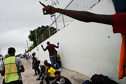 Суд США оставил в силе запрет на въезд мигрантов по санитарным соображениям