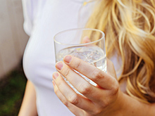 Мясников развеял миф о важности употребления двух литров воды