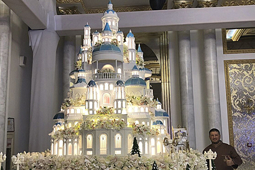 На свадьбе родственницы президента Казахстана съели полуторатонный торт