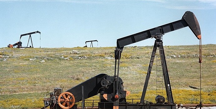 Эксперты до конца года ожидают снижения цен на нефть Brent до $52-55