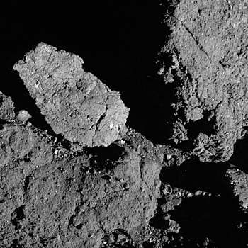 Солнечный свет разрушает камни на поверхности астероида Бенну