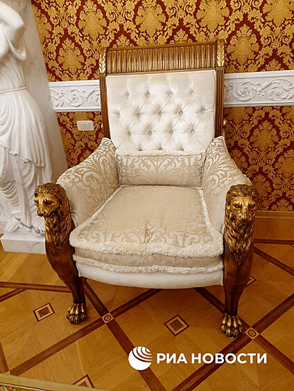 В доме экс-депутата нашли кресло, подлокотники которого исполнены в виде львиных голов
