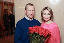 Редкий выход: Дарья Повереннова вместе с мужем появилась на юбилее Веры Алентовой