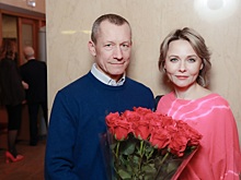 Редкий выход: Дарья Повереннова вместе с мужем появилась на юбилее Веры Алентовой